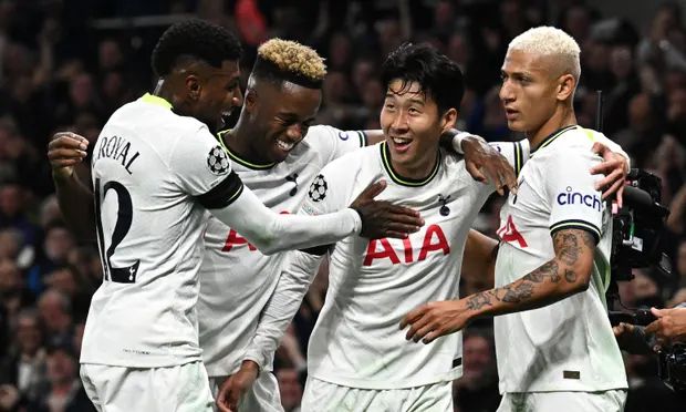 在欧冠小组赛1-1战平埃因霍温头名出线后，阿森纳主帅阿尔特塔在接受采访时表示，自己真的很喜欢球队在每一场比赛中的表现。